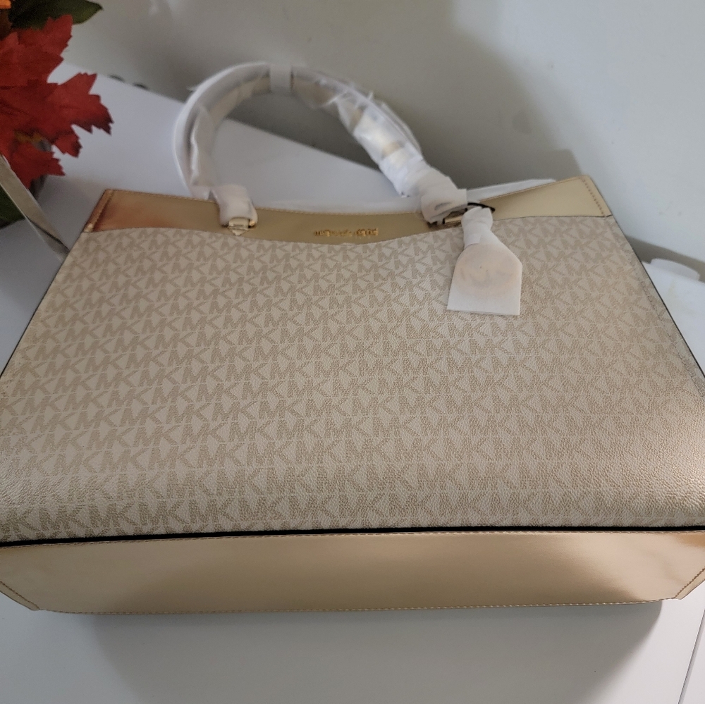 Micheal kors jet set travel large tote - Picture 5 of 10